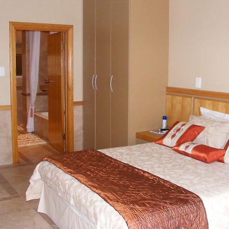 Bubez Guesthouse Барбертон Экстерьер фото