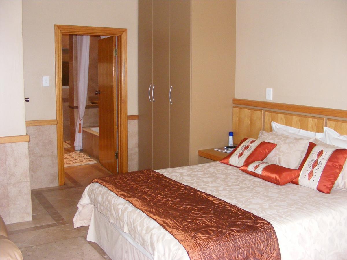 Bubez Guesthouse Барбертон Экстерьер фото