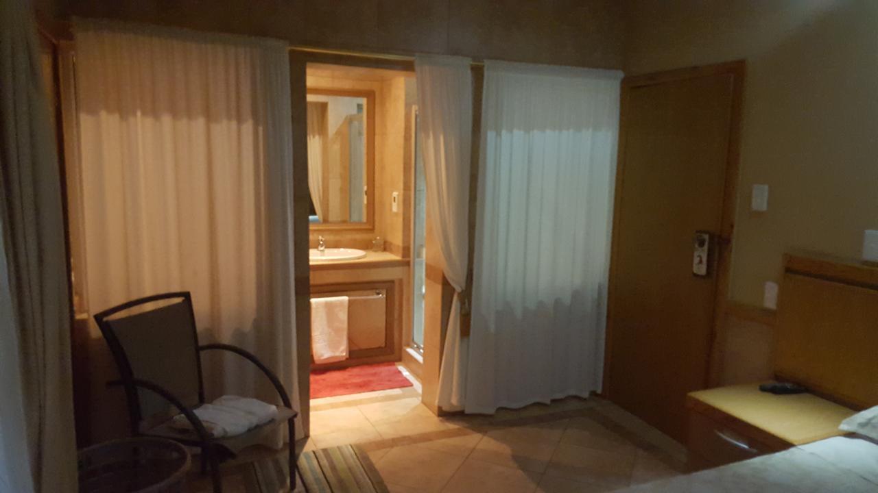 Bubez Guesthouse Барбертон Экстерьер фото