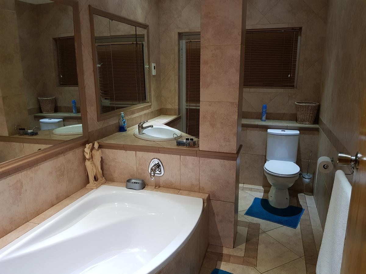 Bubez Guesthouse Барбертон Экстерьер фото