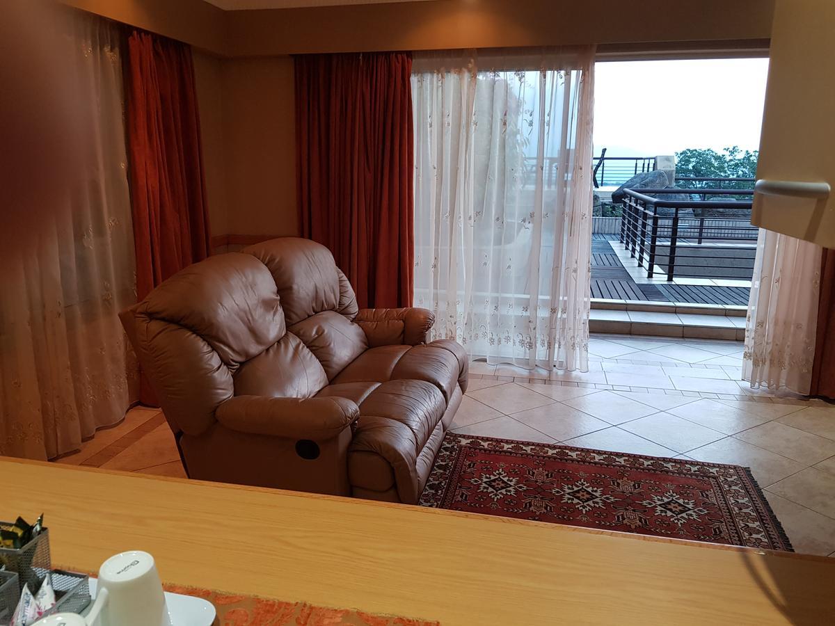Bubez Guesthouse Барбертон Экстерьер фото