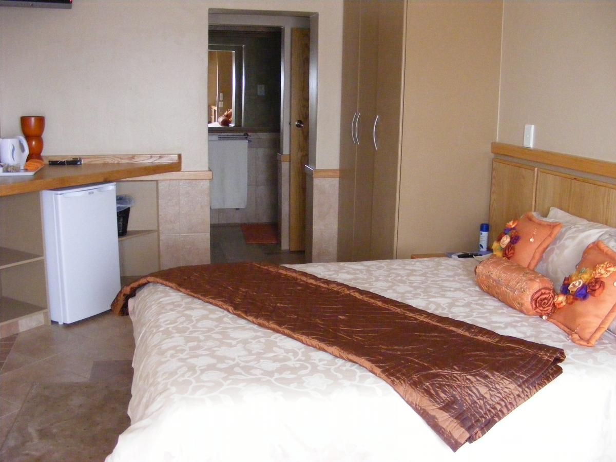 Bubez Guesthouse Барбертон Экстерьер фото