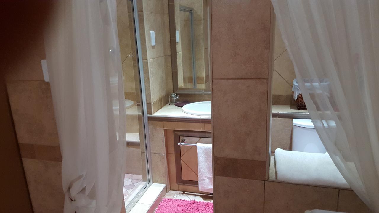 Bubez Guesthouse Барбертон Экстерьер фото