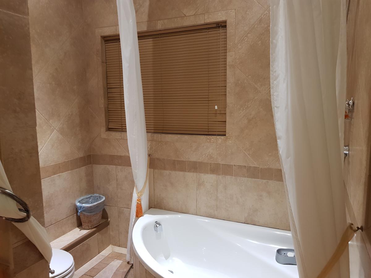 Bubez Guesthouse Барбертон Экстерьер фото