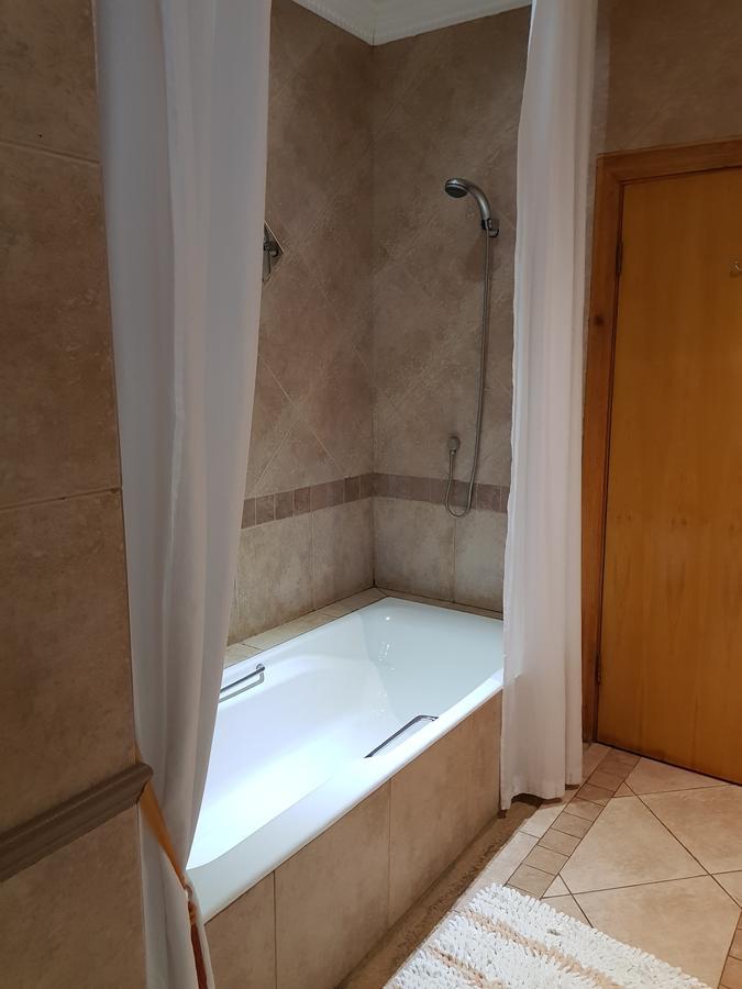 Bubez Guesthouse Барбертон Экстерьер фото