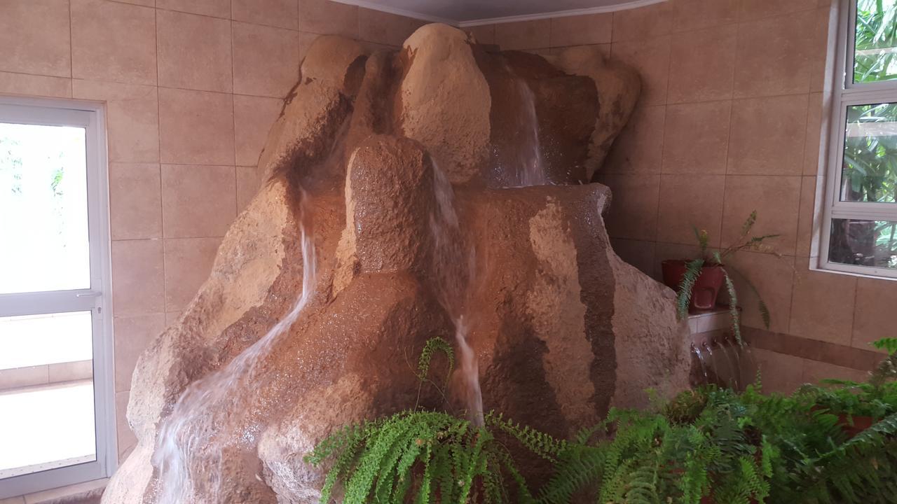 Bubez Guesthouse Барбертон Экстерьер фото